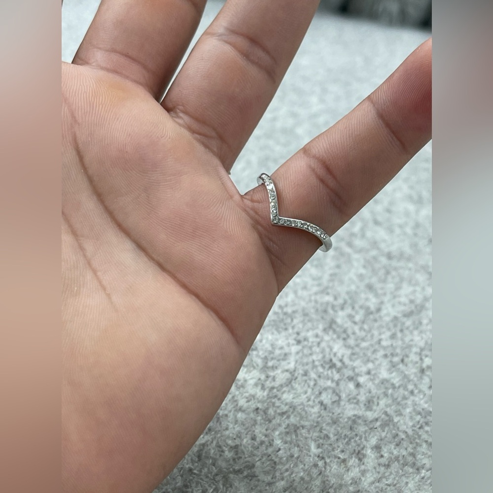 Curved Beauty Silver and White Gold Delicate V-Shape Dainty Promise Ring - Picture 8 of 9